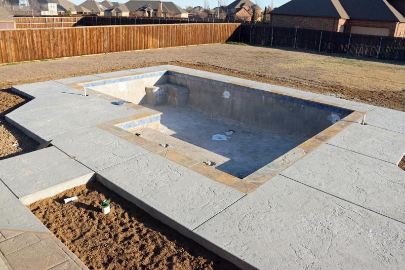Comment concevoir une piscine sur mesure qui valorise votre espace extérieur ?